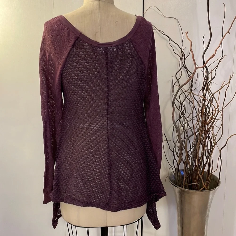 Jessica Simpson long sleeve see through wide neck lightweight sweater - Picture 5 of 7